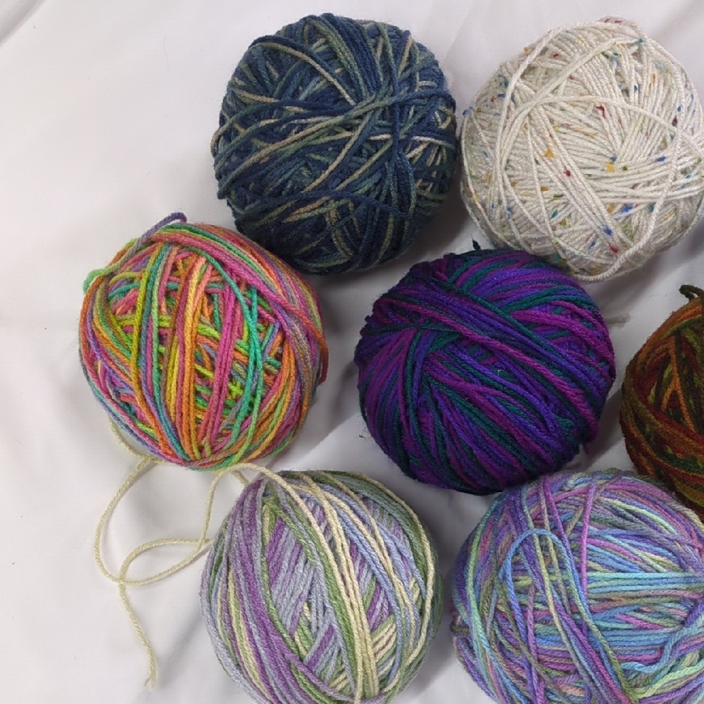 Colorful Yarn Ball Set - Picture 2 of 3